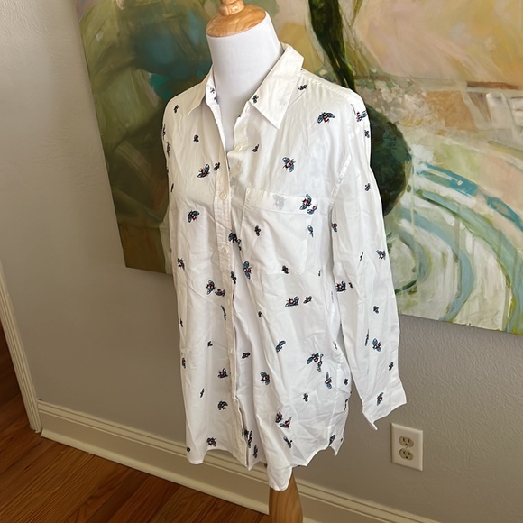 Equipment Femme Bee Print Button Down Shirt White Blue Cotton size small - Picture 2 of 16